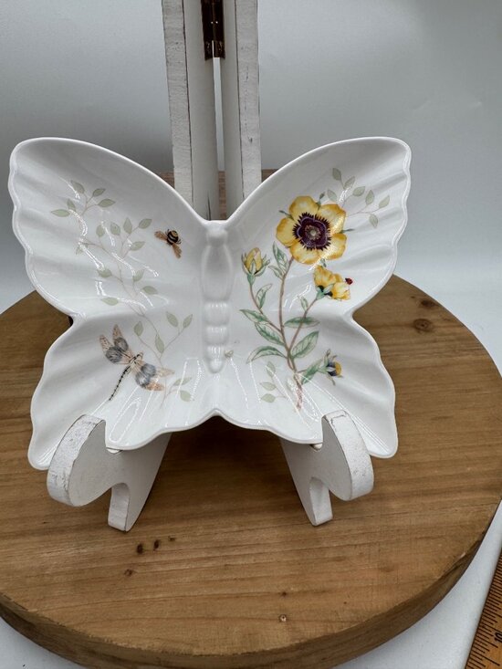 Lenox Other - Lenox butterfly meadow butterfly shaped trinket candy nut dish